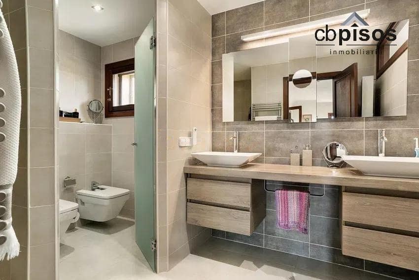 4 quarto Moradia para venda em Puntiro com piscina garagem - 1 750 000 € (Ref: 9674423)