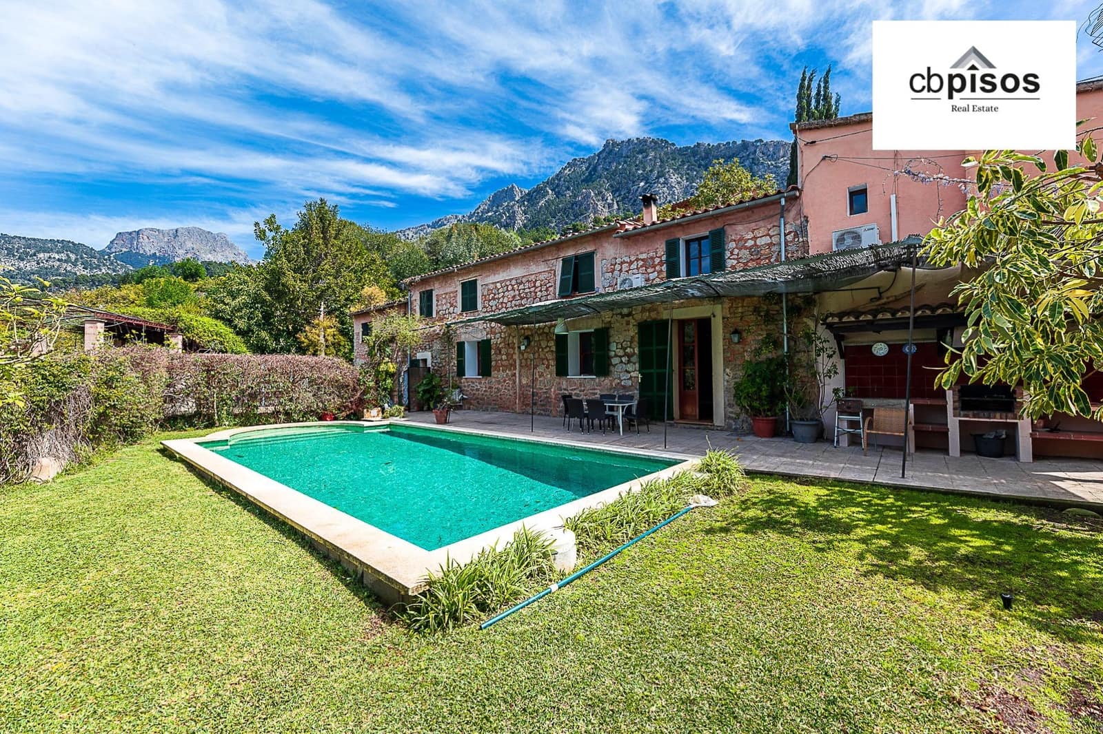 10 soveværelse Finca/Landehus til salg i Fornalutx med swimmingpool garage - € 5.000.000 (Ref: 9752165)