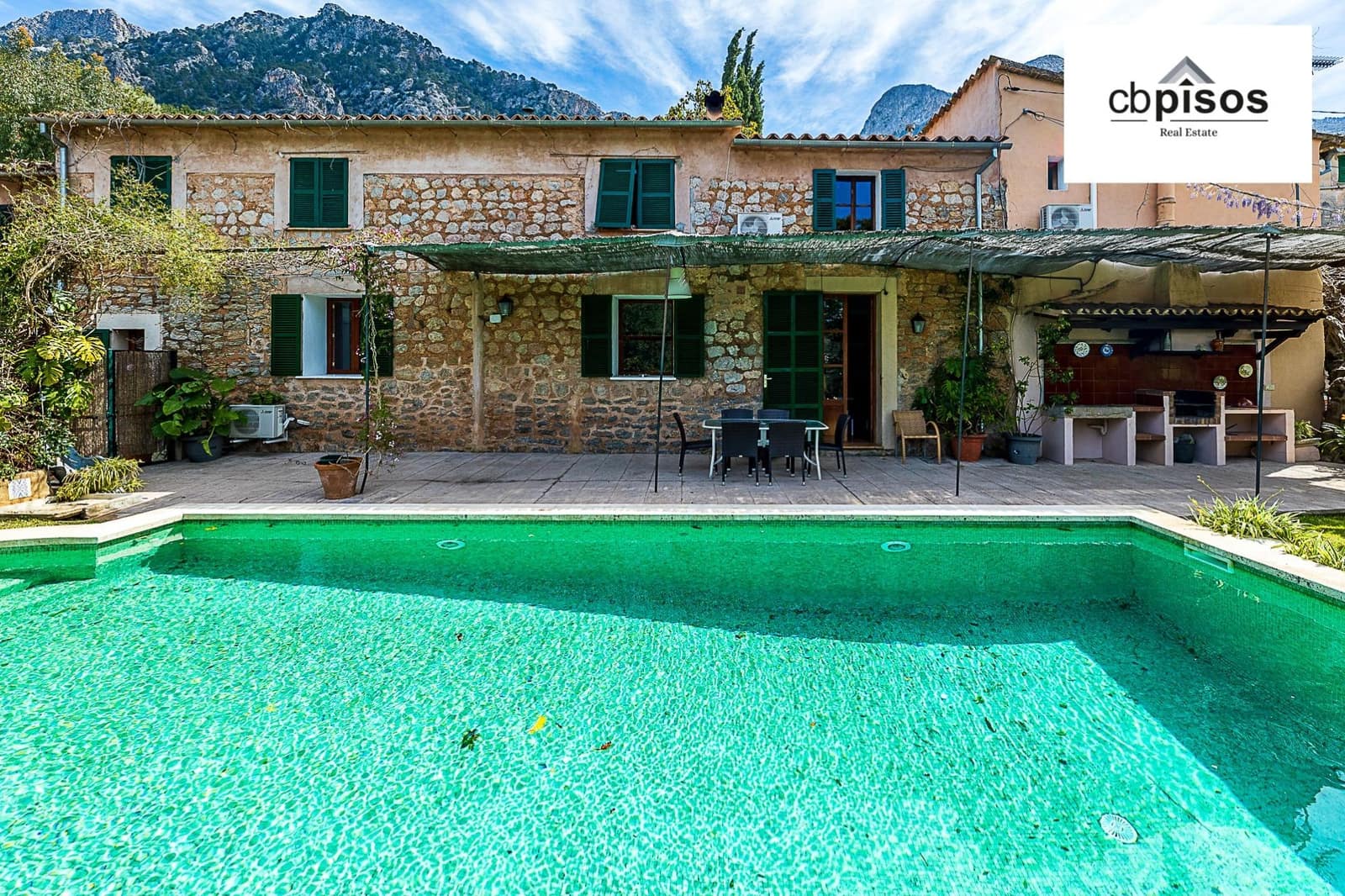 10 soveværelse Finca/Landehus til salg i Fornalutx med swimmingpool garage - € 5.000.000 (Ref: 9752165)