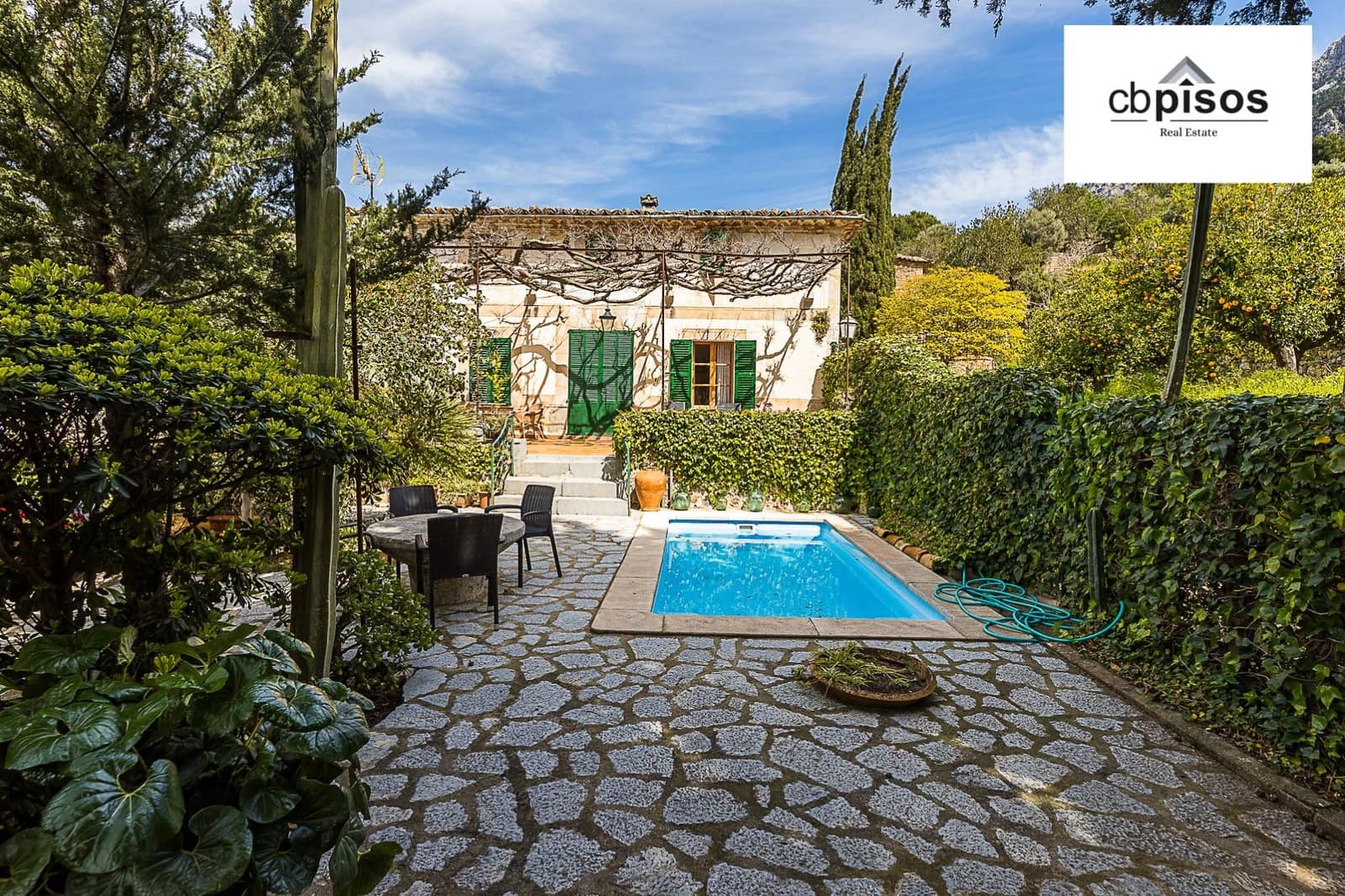 10 soveværelse Finca/Landehus til salg i Fornalutx med swimmingpool garage - € 5.000.000 (Ref: 9752165)