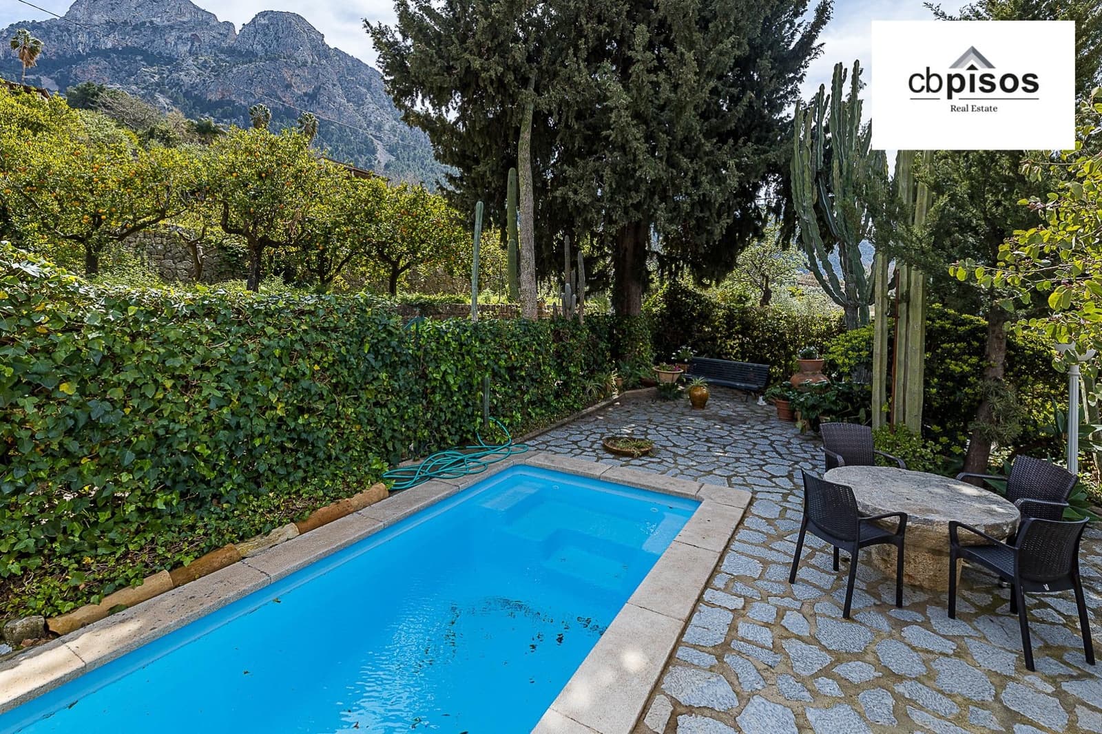 10 soveværelse Finca/Landehus til salg i Fornalutx med swimmingpool garage - € 5.000.000 (Ref: 9752165)