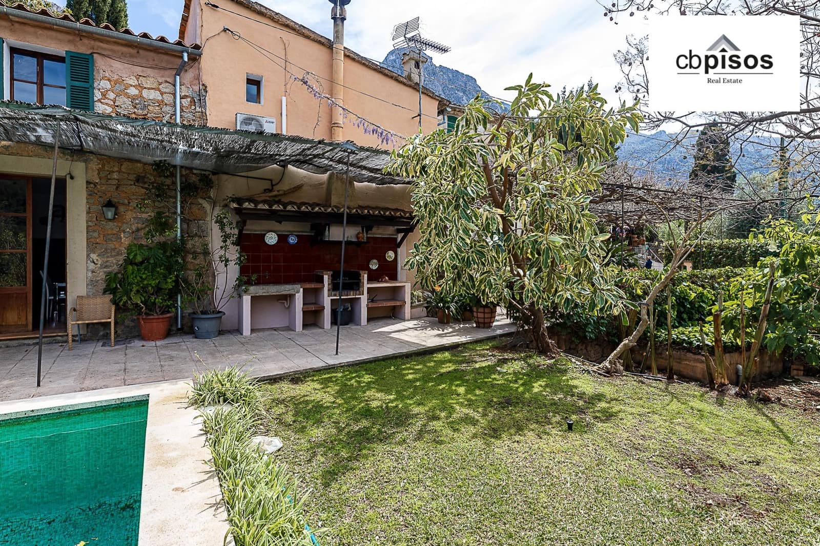 10 soveværelse Finca/Landehus til salg i Fornalutx med swimmingpool garage - € 5.000.000 (Ref: 9752165)