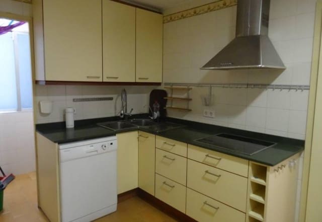 3 bedroom Flat for rent in Palma de Mallorca with garage - € 2,020 (Ref: 10037541)