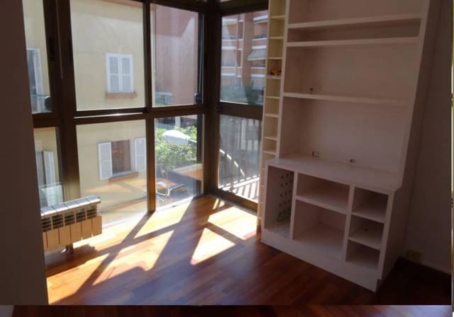 3 bedroom Flat for rent in Palma de Mallorca with garage - € 2,020 (Ref: 10037541)