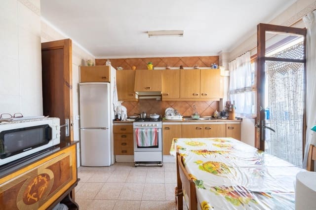 2 bedroom Flat for sale in Palma de Mallorca - € 214,000 (Ref: 10041254)