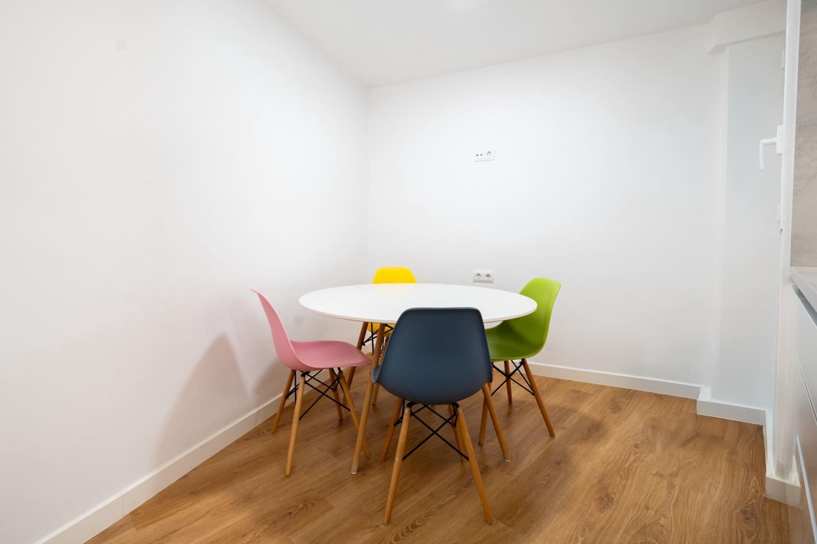 4 bedroom Flat for sale in Palma de Mallorca with garage - € 799,500 (Ref: 9349384)