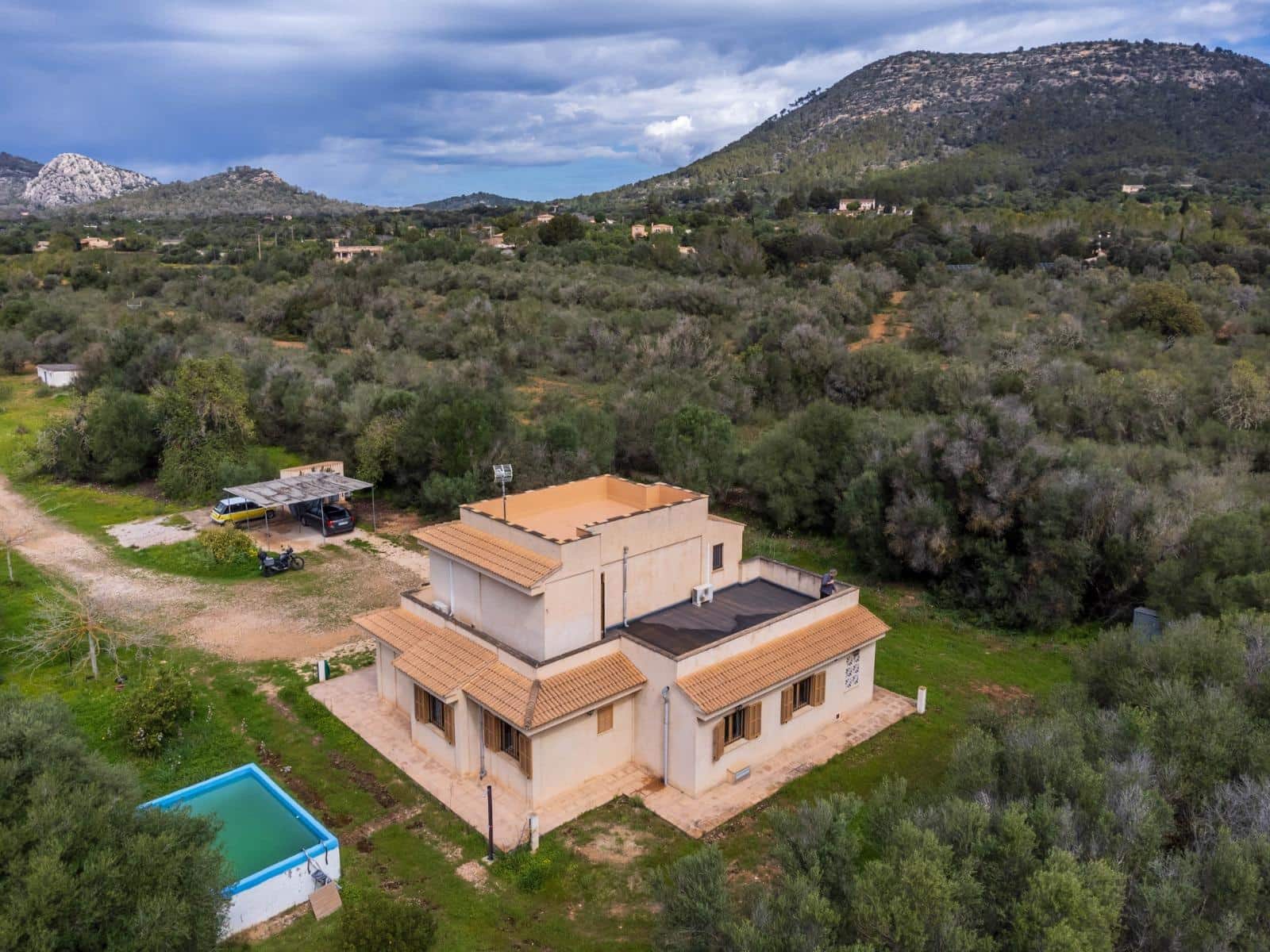 4 bedroom Villa for sale in Llucmajor with garage - € 695,000 (Ref: 9414268)