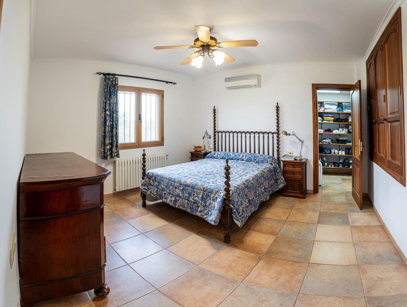 4 bedroom Villa for sale in Llucmajor with garage - € 695,000 (Ref: 9414268)