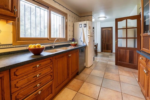 4 soverom Villa til salgs i Llucmajor med garasje - € 695 000 (Ref: 9414268)