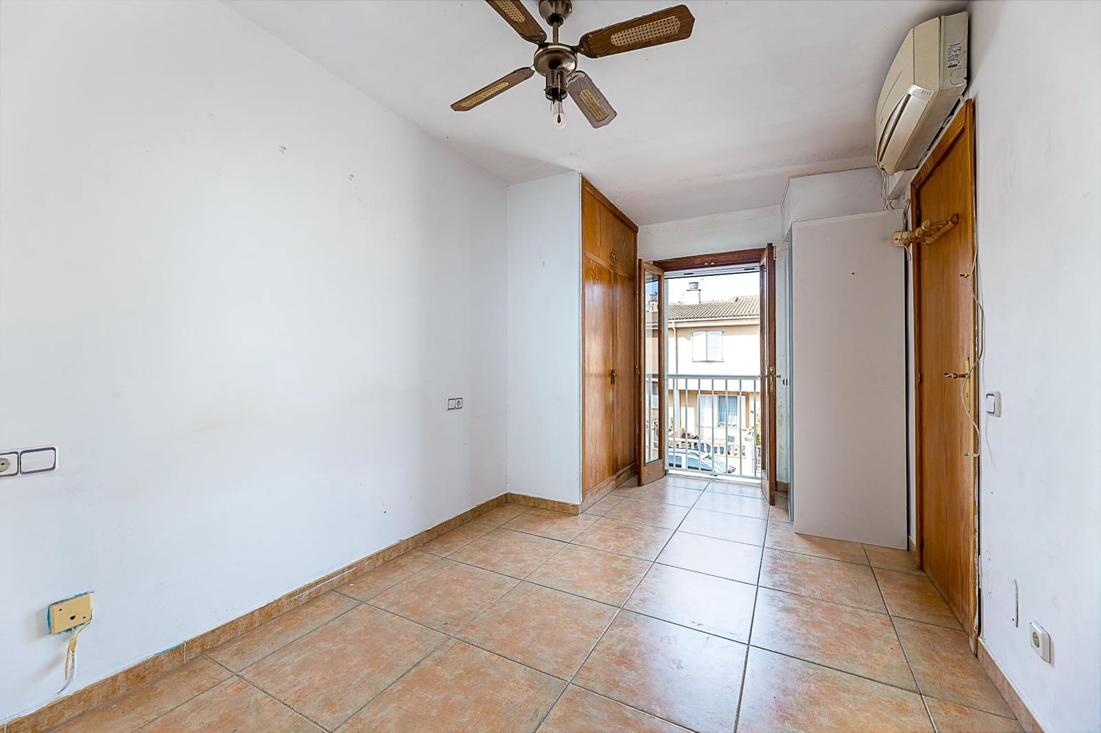 5 bedroom Terraced Villa for sale in Son Ferriol - € 595,000 (Ref: 9619469)