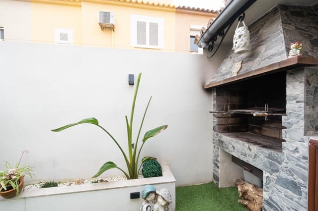 4 slaapkamer Rijtjeshuis te koop in Palma de Mallorca met garage - € 680.000 (Ref: 9785959)