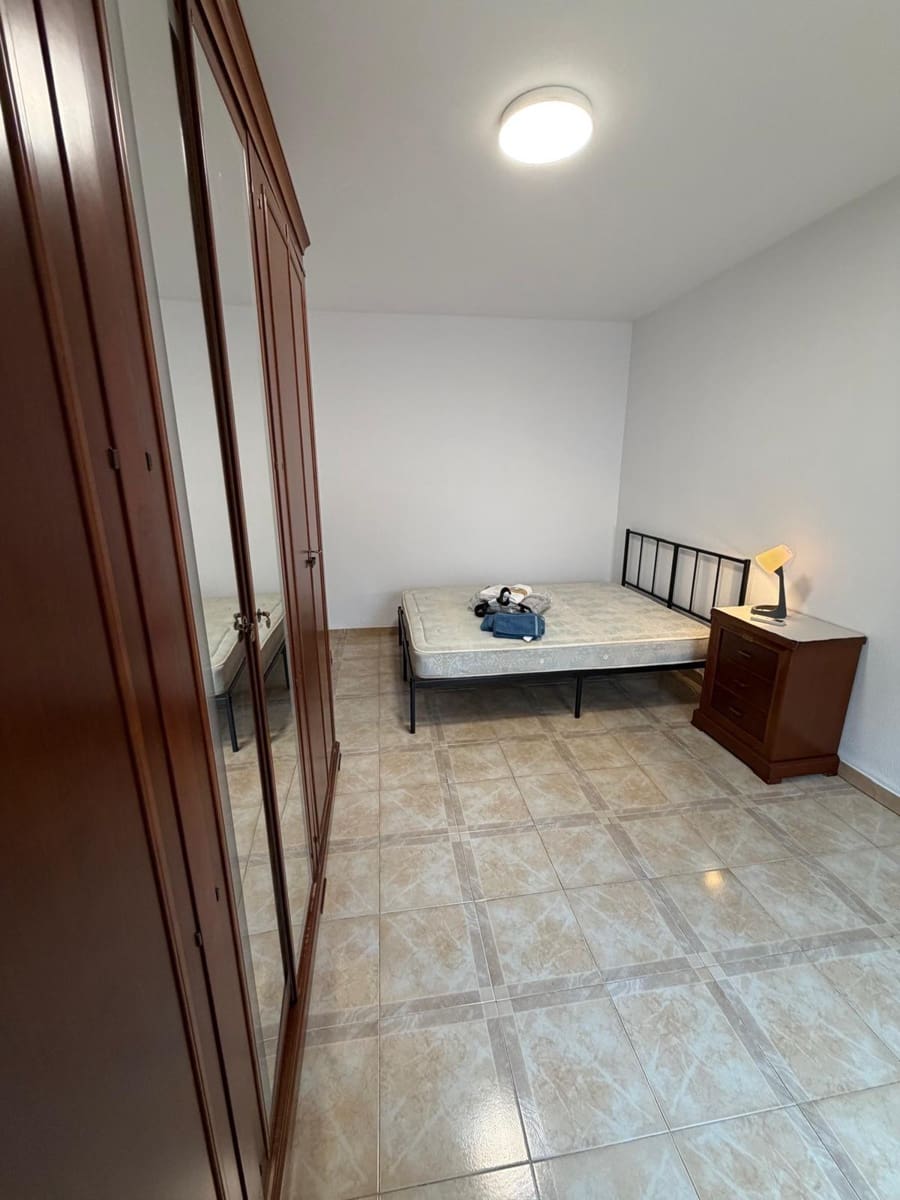 4 slaapkamer Flat te huur in Palma de Mallorca - € 2.200 (Ref: 9799412)