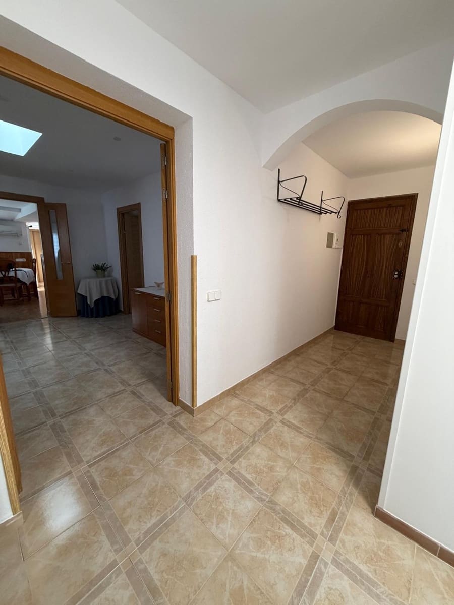 4 slaapkamer Flat te huur in Palma de Mallorca - € 2.200 (Ref: 9799412)