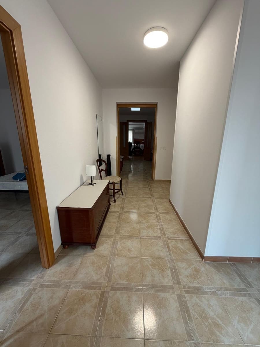 4 slaapkamer Flat te huur in Palma de Mallorca - € 2.200 (Ref: 9799412)