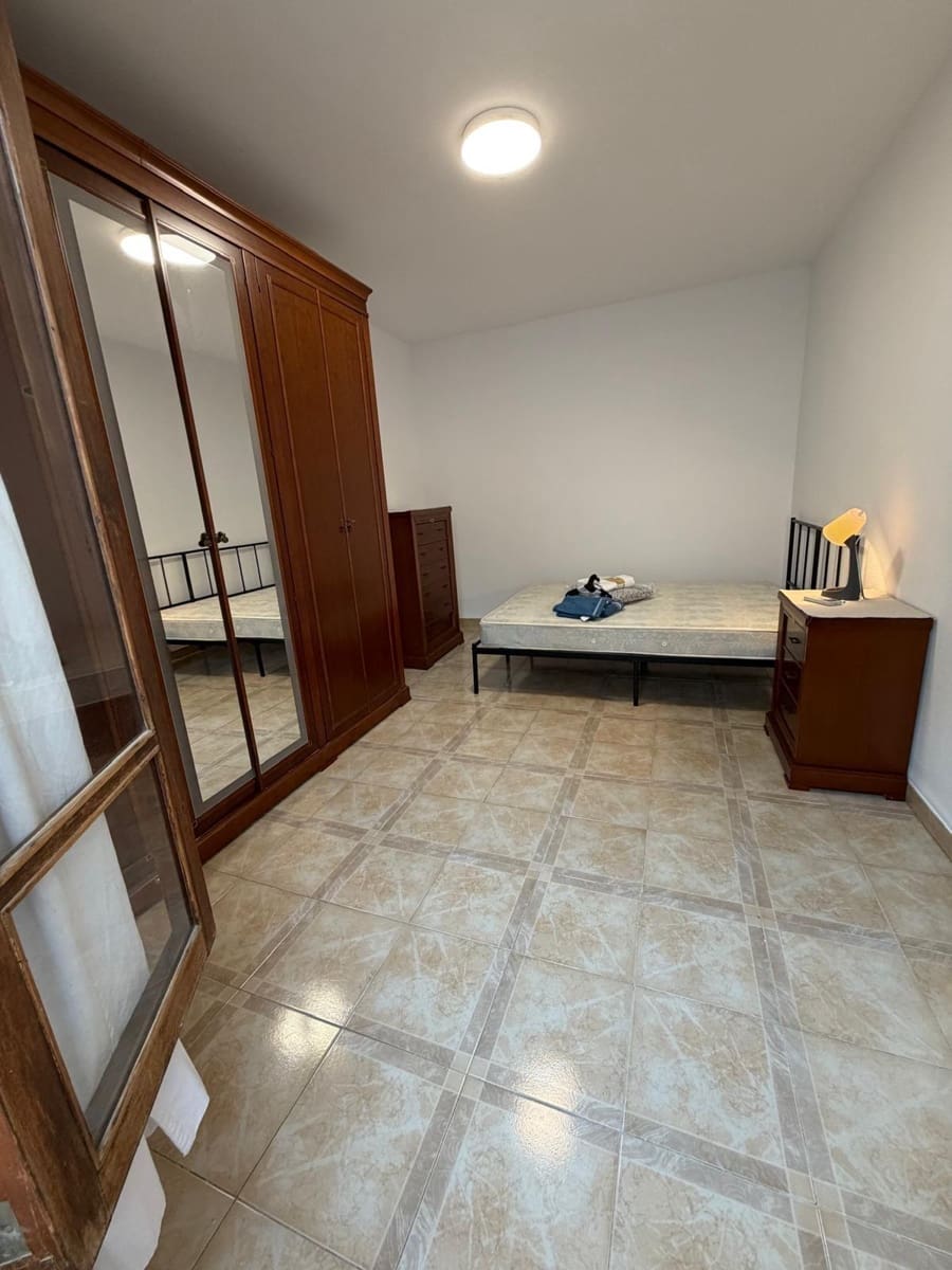 4 slaapkamer Flat te huur in Palma de Mallorca - € 2.200 (Ref: 9799412)
