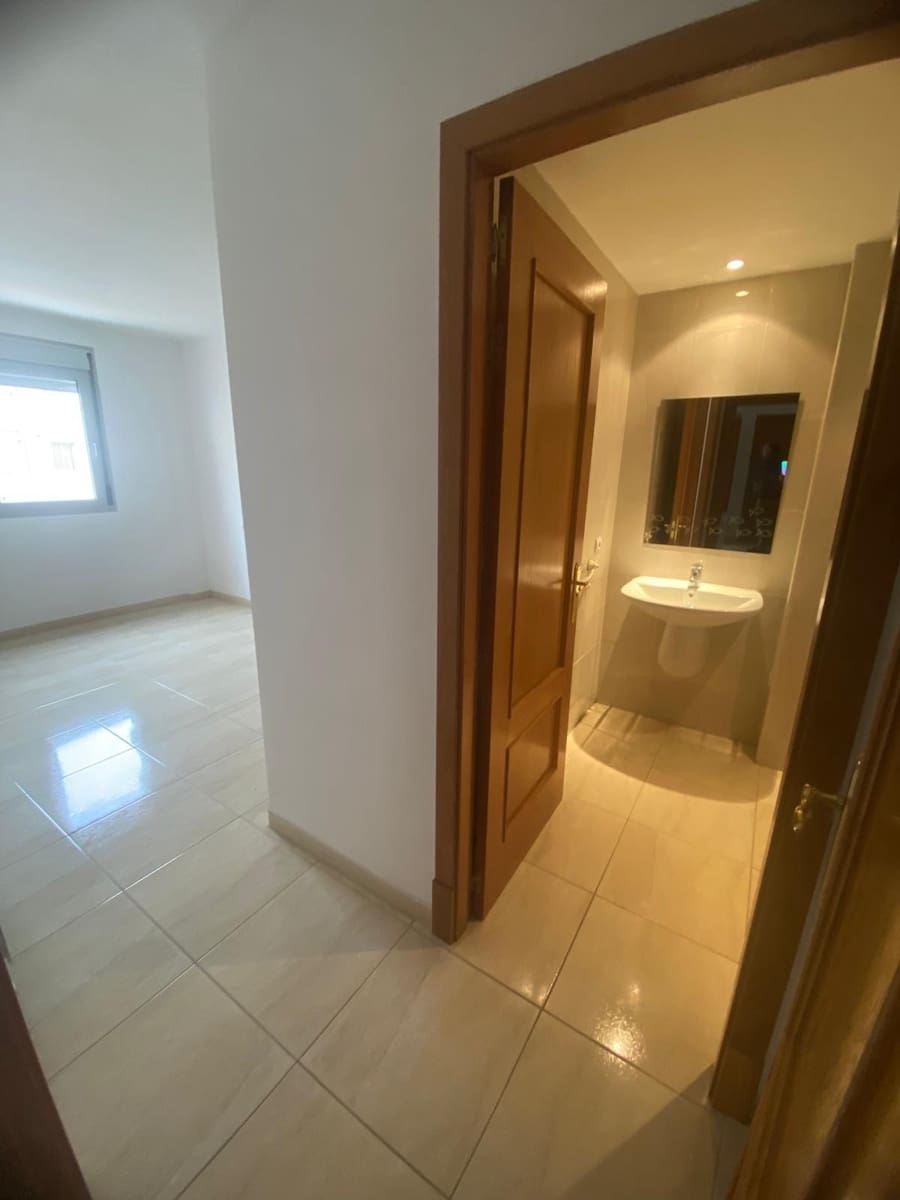 2 bedroom Flat for rent in Son Ferriol with garage - € 1,300 (Ref: 9839457)