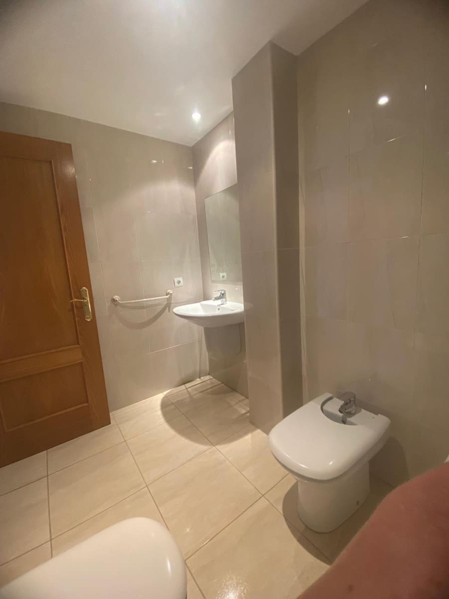 2 bedroom Flat for rent in Son Ferriol with garage - € 1,300 (Ref: 9839457)