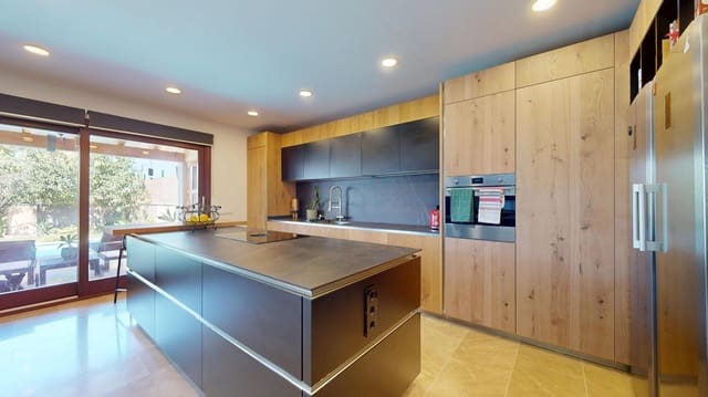 3 soverom Rekkehus til salgs i Vilafranca de Bonany med svømmebasseng garasje - € 980 000 (Ref: 10005738)