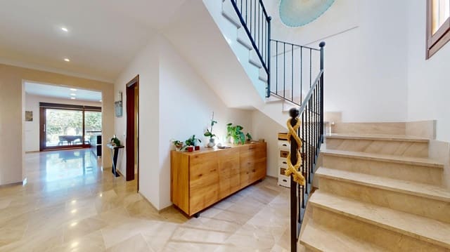 3 soverom Rekkehus til salgs i Vilafranca de Bonany med svømmebasseng garasje - € 980 000 (Ref: 10005738)