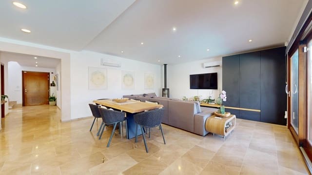 3 soverom Rekkehus til salgs i Vilafranca de Bonany med svømmebasseng garasje - € 980 000 (Ref: 10005738)