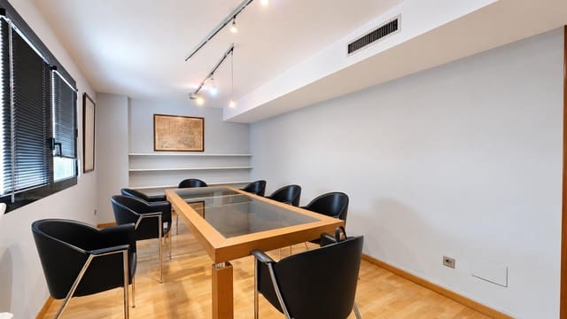 Büro zu verkaufen in La Missió, Palma de Mallorca - 585.000 € (Ref: 10067836)