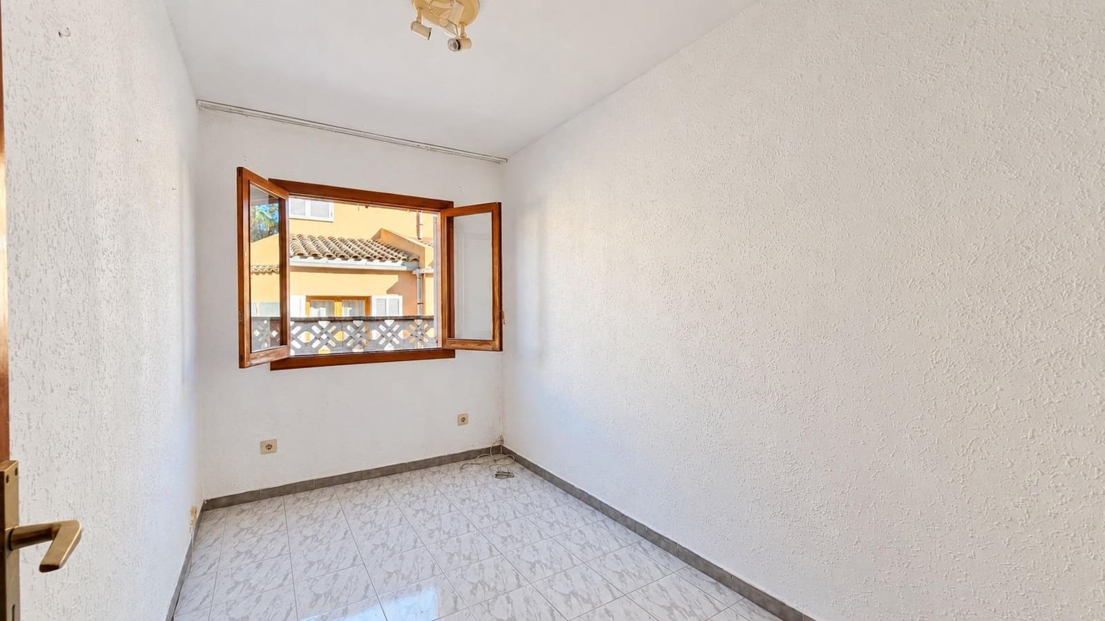 3 chambre Villa/Maison Semi-Mitoyenne à vendre à Palma de Mallorca avec piscine garage - 450 000 € (Ref: 10089597)