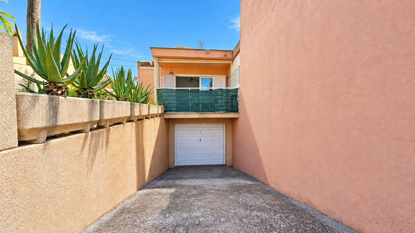 3 chambre Villa/Maison Semi-Mitoyenne à vendre à Palma de Mallorca avec piscine garage - 450 000 € (Ref: 10089597)