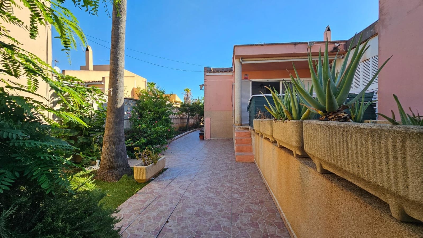 3 bedroom Semi-detached Villa for sale in Palma de Mallorca with pool garage - € 450,000 (Ref: 10089597)