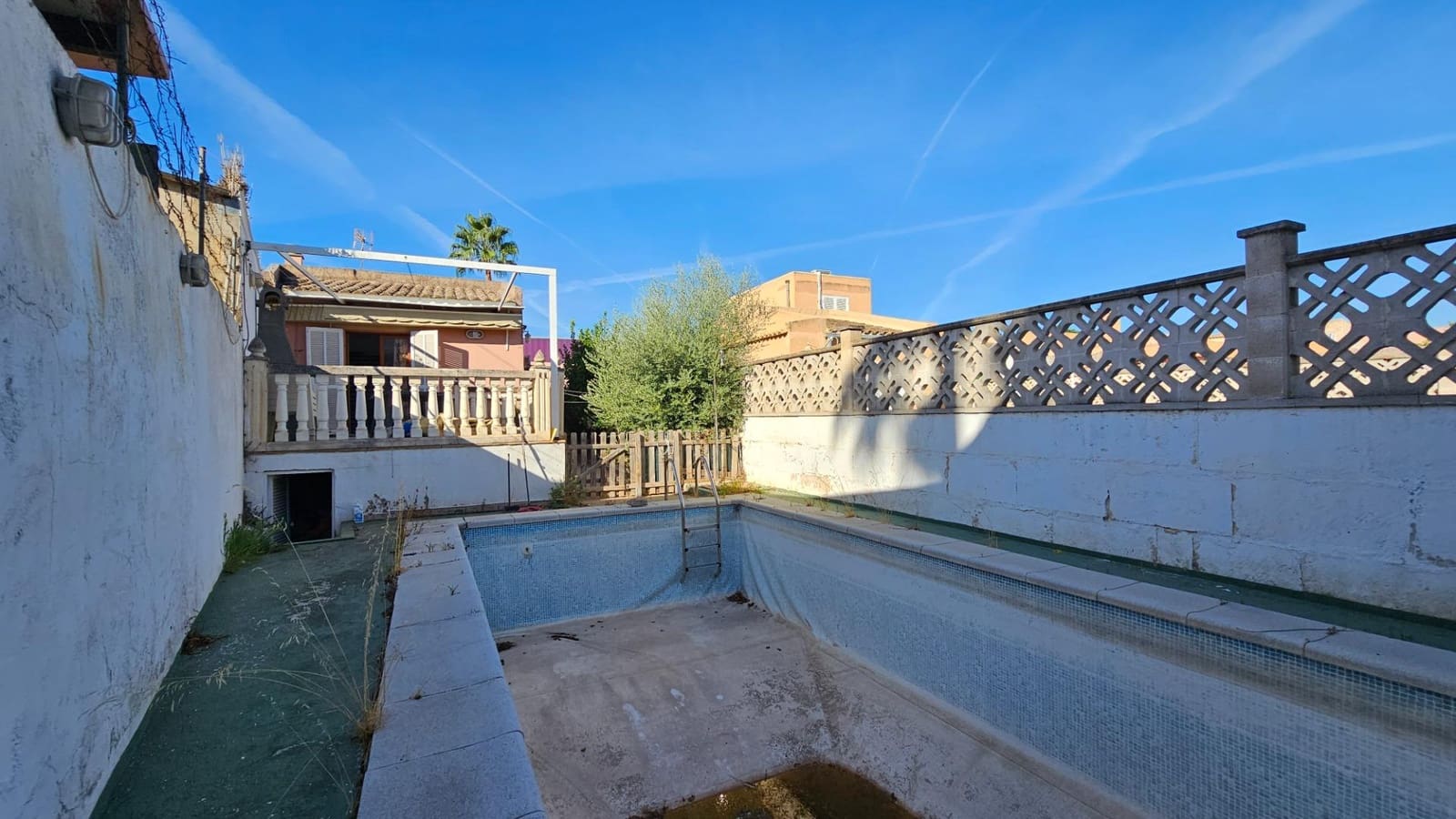 3 bedroom Semi-detached Villa for sale in Palma de Mallorca with pool garage - € 450,000 (Ref: 10089597)