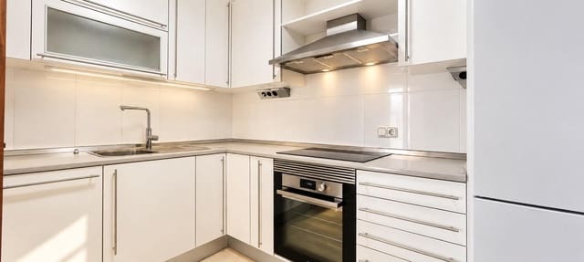 Piso de 3 habitaciones en El Terreno, Palma de Mallorca en venta con piscina garaje - 595.000 € (Ref: 10102765)