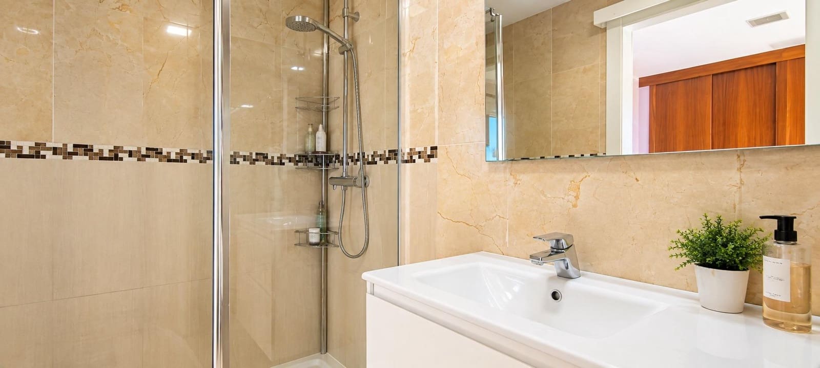 Piso de 3 habitaciones en Palma de Mallorca en venta con piscina garaje - 595.000 € (Ref: 10102765)