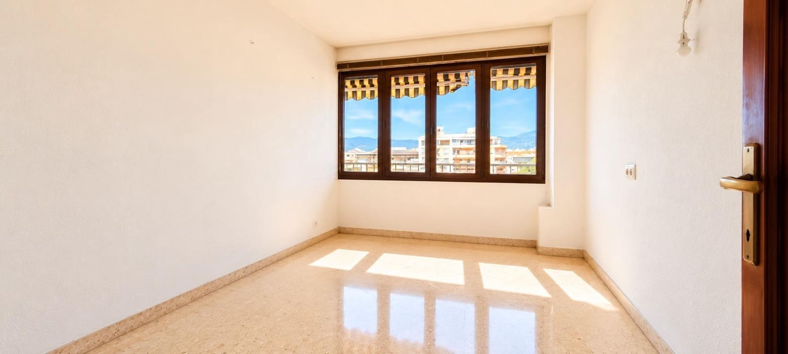 5 slaapkamer Flat te koop in Palma de Mallorca met garage - € 650.000 (Ref: 10142505)