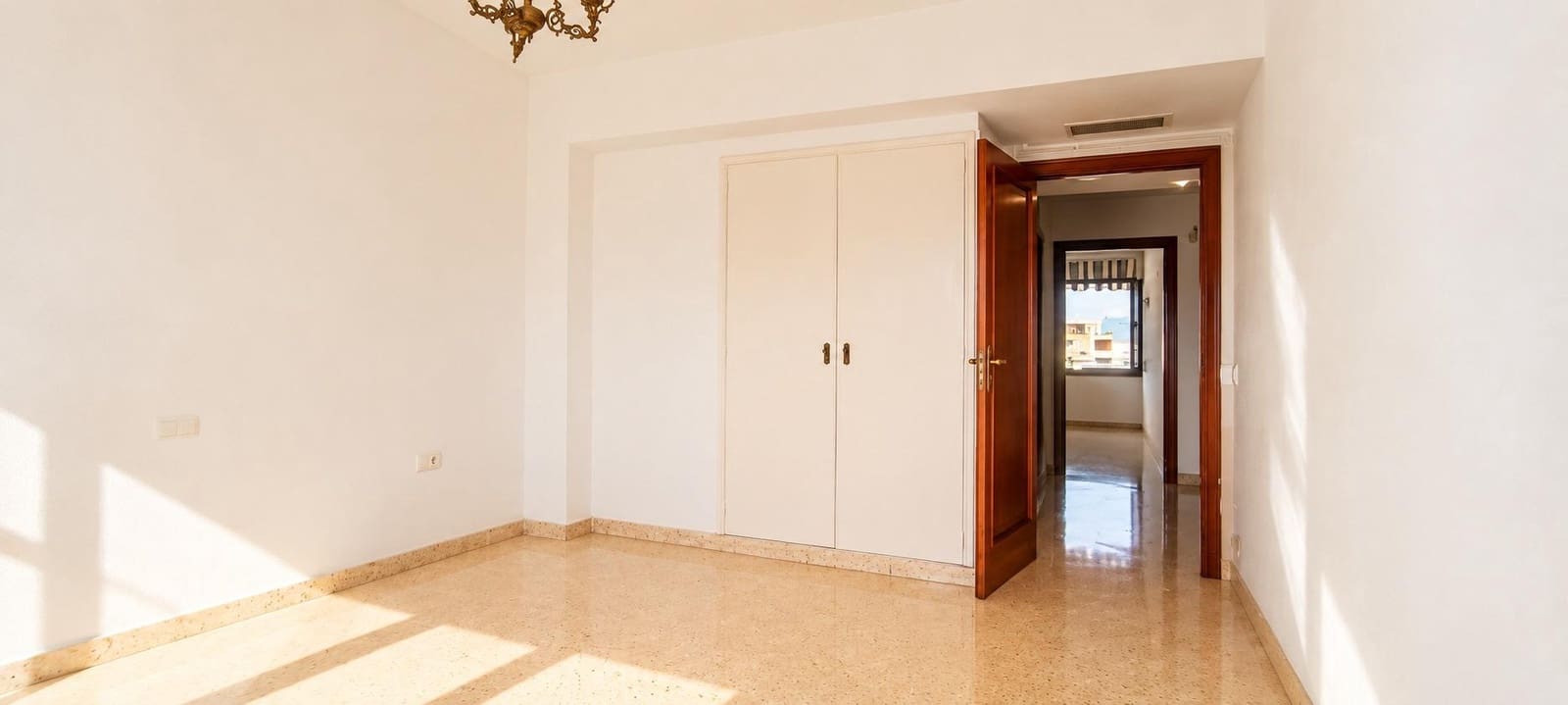 5 slaapkamer Flat te koop in Palma de Mallorca met garage - € 650.000 (Ref: 10142505)