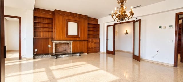 5 slaapkamer Flat te koop in Foners, Palma de Mallorca met garage - € 650.000 (Ref: 10142505)