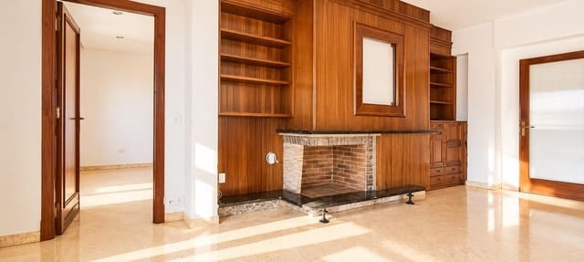 5 slaapkamer Flat te koop in Foners, Palma de Mallorca met garage - € 650.000 (Ref: 10142505)