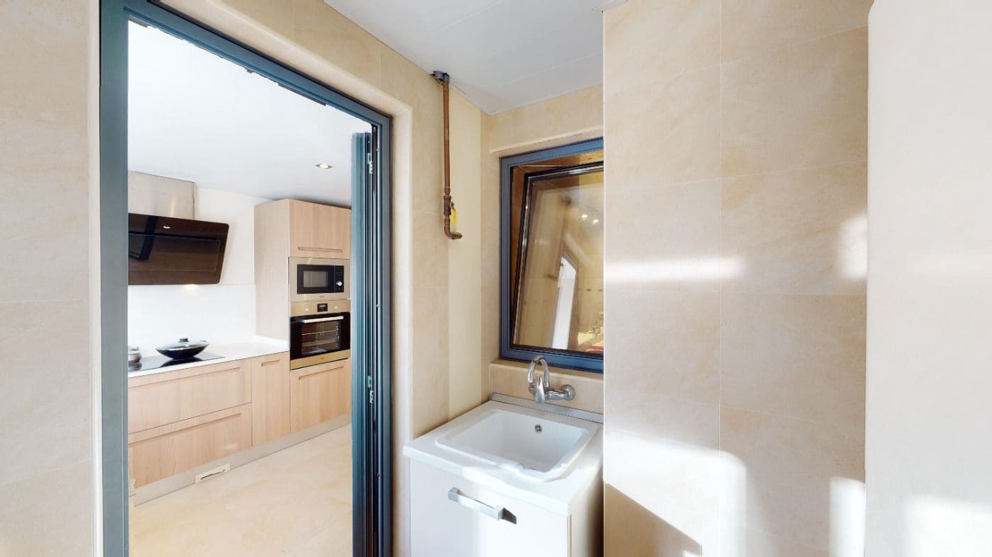 3 bedroom Flat for sale in Palma de Mallorca with garage - € 990,000 (Ref: 3704320)