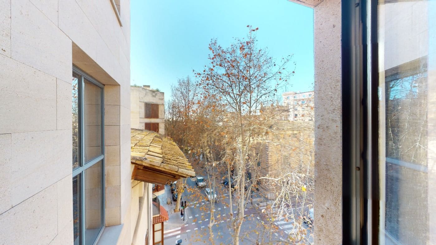 3 bedroom Flat for sale in Palma de Mallorca with garage - € 990,000 (Ref: 3704320)