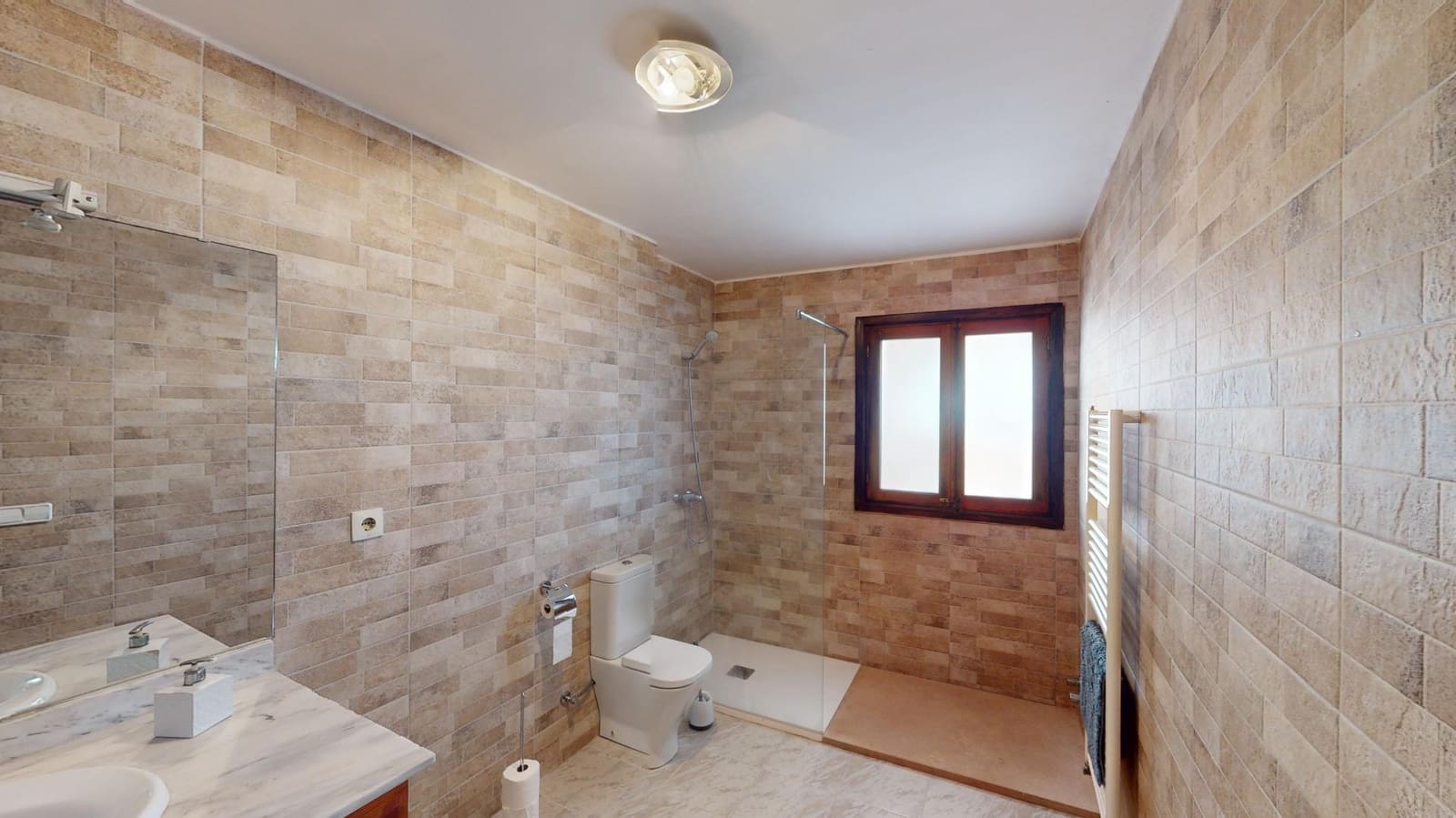 6 bedroom Villa for sale in Algaida with pool garage - € 829,000 (Ref: 7828289)