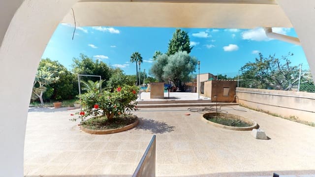 6 bedroom Villa for sale in Algaida with pool garage - € 829,000 (Ref: 7828289)