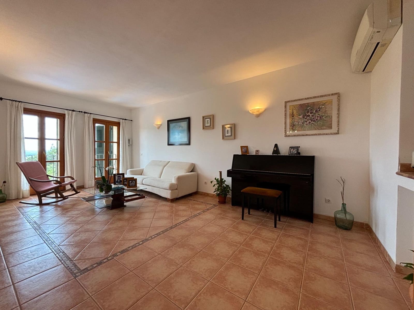 3 bedroom Villa for sale in Alaro with pool garage - € 995,000 (Ref: 8254039)