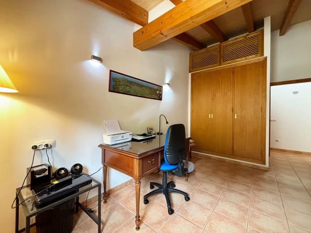 3 sovrum Villa till salu i Alaró med pool garage - 995 000 € (Ref: 8254039)