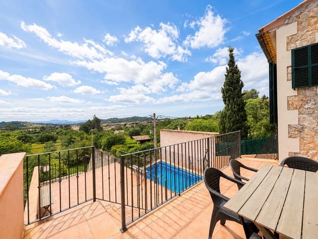 Chalet de 3 habitaciones en Alaró en venta con piscina garaje - 995.000 € (Ref: 8254039)