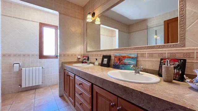 3 bedroom Finca/Country House for sale in Llucmajor with pool garage - € 1,300,000 (Ref: 8377597)