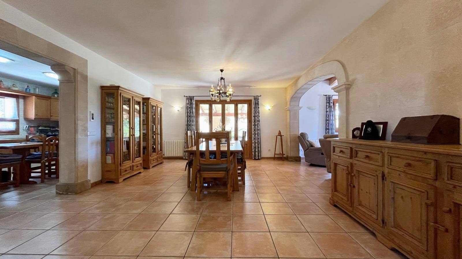 3 sovrum Finca/Hus på landet till salu i Llucmajor med pool garage - 1 300 000 € (Ref: 8377597)