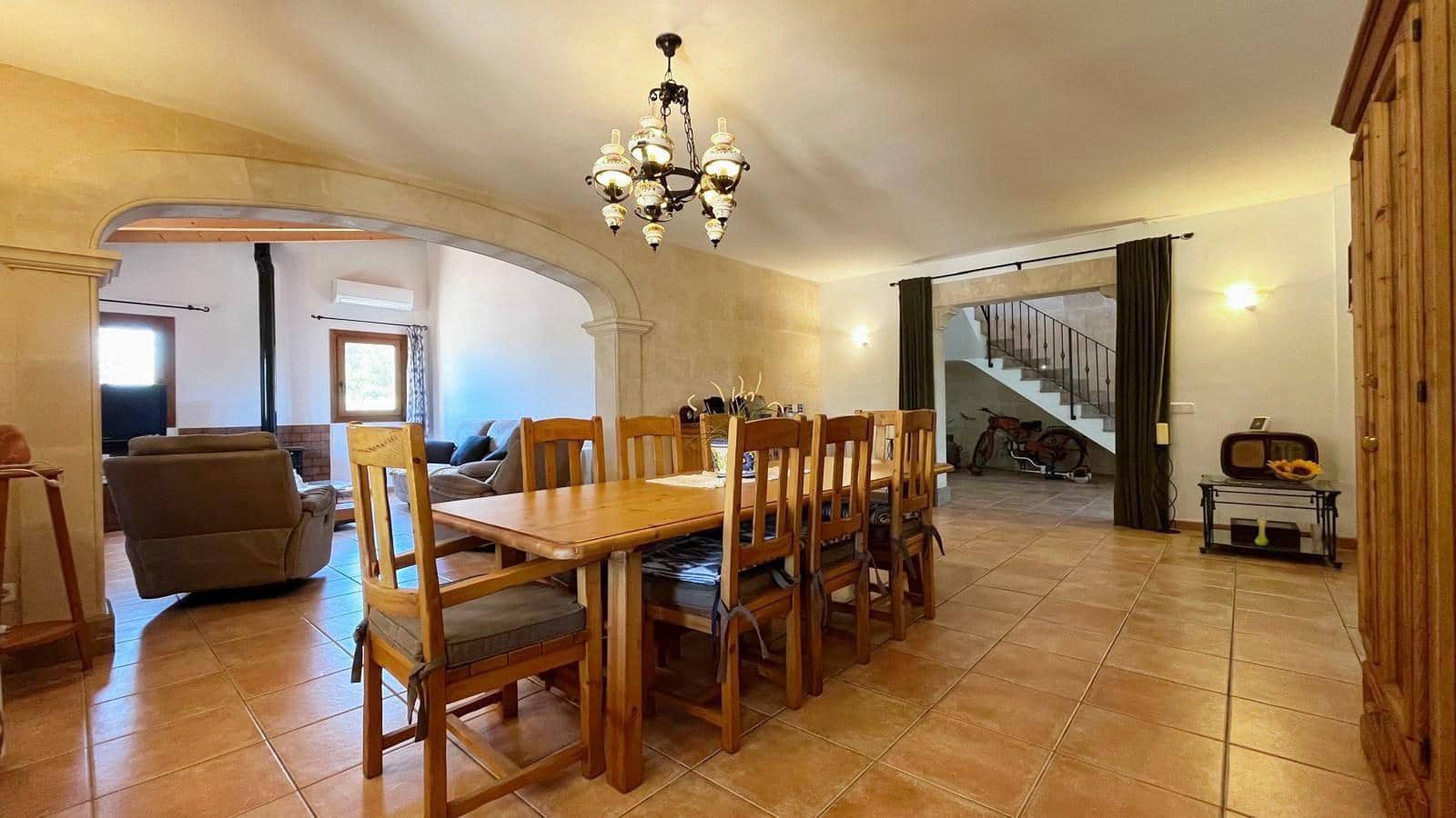 3 sovrum Finca/Hus på landet till salu i Llucmajor med pool garage - 1 300 000 € (Ref: 8377597)