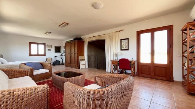 3 bedroom Finca/Country House for sale in Llucmajor with pool garage - € 1,300,000 (Ref: 8377597)