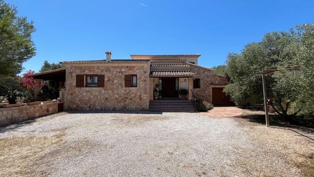 3 bedroom Finca/Country House for sale in Llucmajor with pool garage - € 1,300,000 (Ref: 8377597)