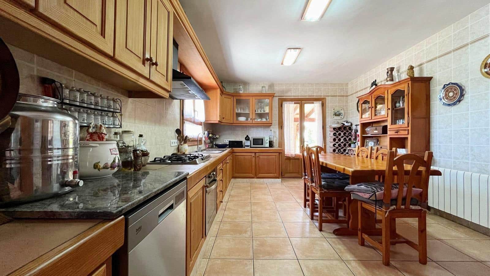 3 sovrum Finca/Hus på landet till salu i Llucmajor med pool garage - 1 300 000 € (Ref: 8377597)