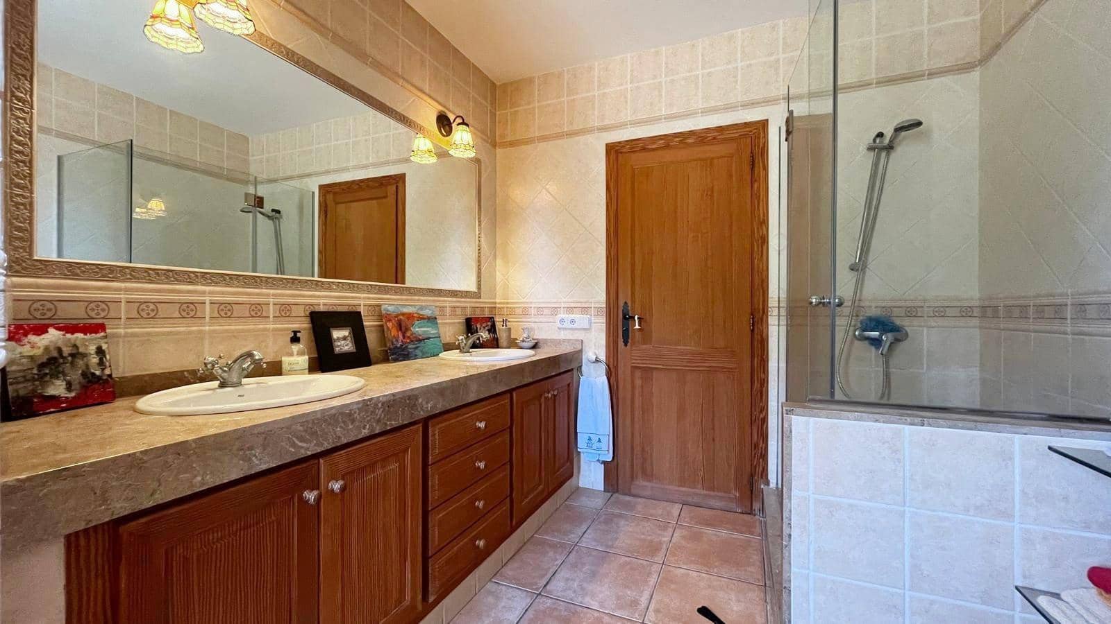 3 sovrum Finca/Hus på landet till salu i Llucmajor med pool garage - 1 300 000 € (Ref: 8377597)