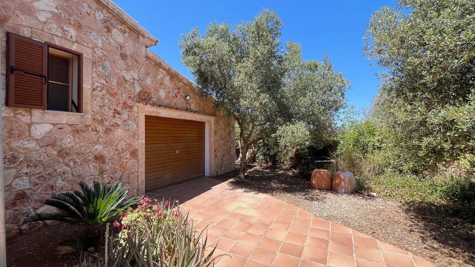 3 soverom Finca/Herregård til salgs i Llucmajor med svømmebasseng garasje - € 1 300 000 (Ref: 8377597)